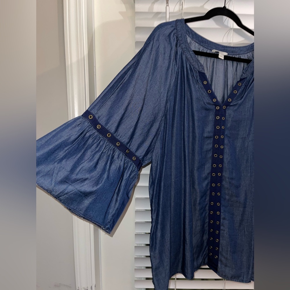 CATO Women’s Size 22/24 3/4 Denim Butterfly Sleeve Blouse - Picture 7 of 7